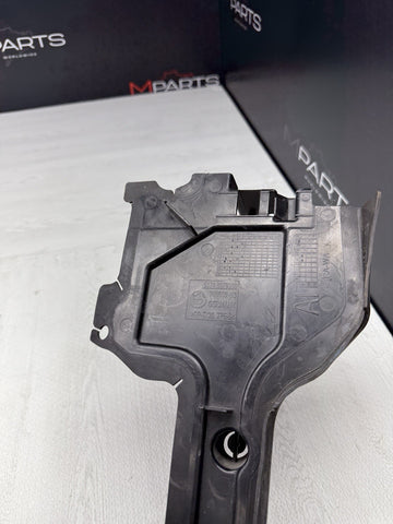 BMW F91 F92 F93 M8 51748079938 8079938 Original Plastic Duct Bracket