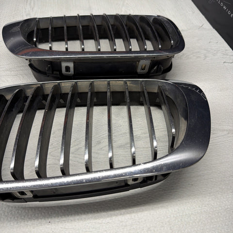 BMW E46 M3 01-06 Hood Grille Chrome OEM Left Right Pair *Broken Tabs*
