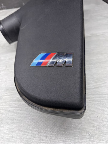 06-10 BMW E60 E63 E64 M5 M6 S85 V10 Engine Cover Intake Manifold Plenum Right