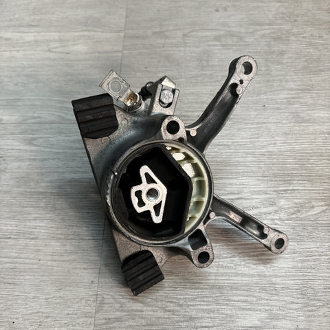 21-23 BMW G80 G82 G83 M3 M4 Gearbox Transmission Mount Mounting Support Bracket