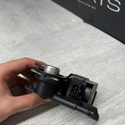 95-00 BMW 3/5/7 E36/E39 Fuel Pressure Regulator Control Valve OEM 13.31-1740 281