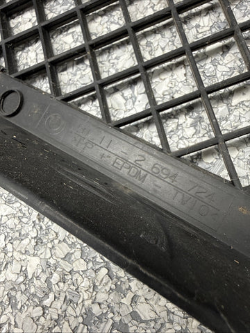 OEM 01-06 BMW E46 M3 Front Center Bumper Grille Cover Trim 51112694724 2694724