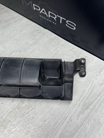 BMW E90 E90 E92 E92 E93 E93 FRONT OIL COOLER AIR DUCT 8040950 51718040950 OEM