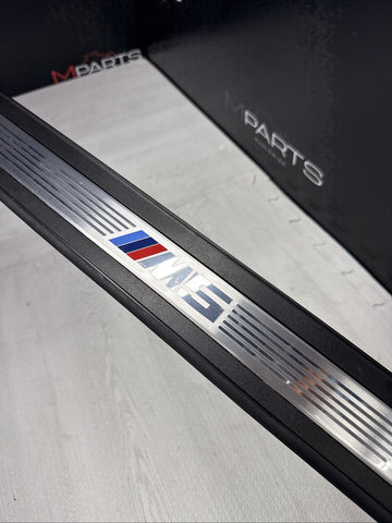 BMW M5 F10 11-16 4DR SALOON FRONT PASSENGER DOOR SILL KICK PLATE TRIM 8050049