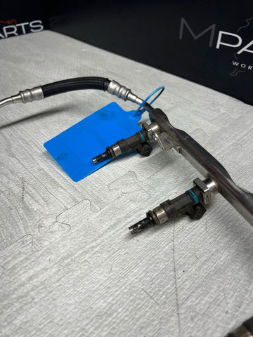 08-13 BMW E90 E92 E93 M3 V8 S65 Fuel Rail Rails + Injector Injectors