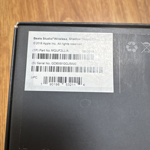 Beats Studio3 Over-Ear Headphones - Shadow Gray *Peeling*