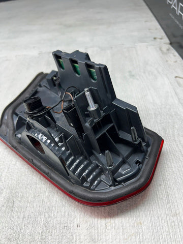 16-18 BMW F30 320 330 F80 M3 Sedan Right Rear Tail Light 8736912206 *Scratches*