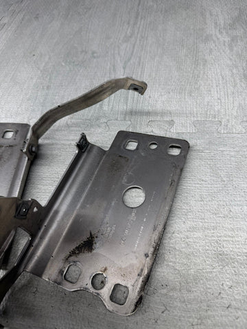 08–13 BMW M3 E90 E92 E93 Front Fender Wing Bracket Set L+R OEM 8042081 8042082