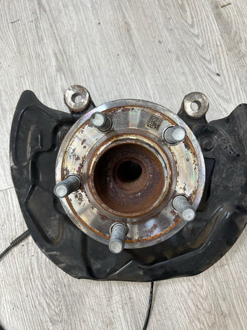 2024-2025 FORD MUSTANG FRONT LEFT DRIVER SIDE SPINDLE KNUCKLE HUB OEM
