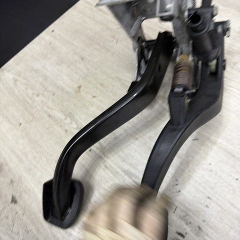 08-13 BMW E90 E92 E93 335 M3 Manual Transmission Brake Clutch Pedal Assembly OEM