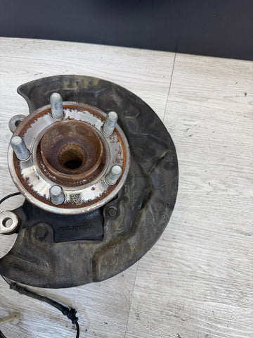 2022 FORD MUSTANG FRONT RIGHT PASSENGER SPINDLE KNUCKLE BEARING HUB OEM