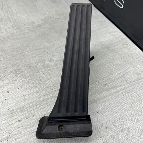 2007–2013BMW E63/E64/E90/E93 Gas Accelerator Throttle Pedal Pad OEM 6789998