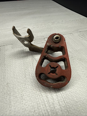 BMW E90 E92 E93 M3 08-13 Muffler Brackets Hanger Hangers 8041984 7544809