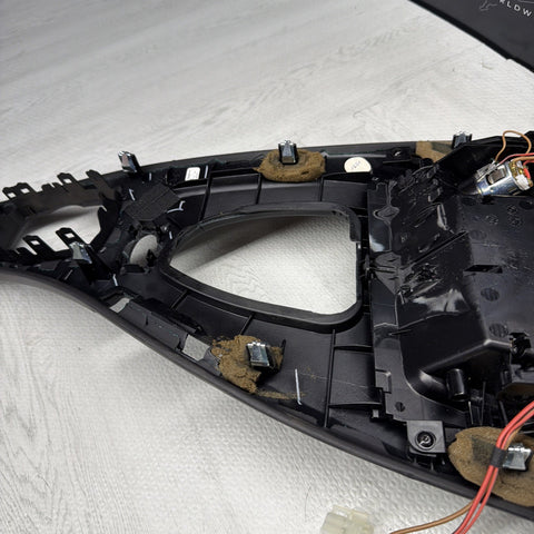 09-13 BMW E93 M3 DCT CIC LEATHER CENTER CONSOLE TRIM CONVERTIBLE *CREASES*