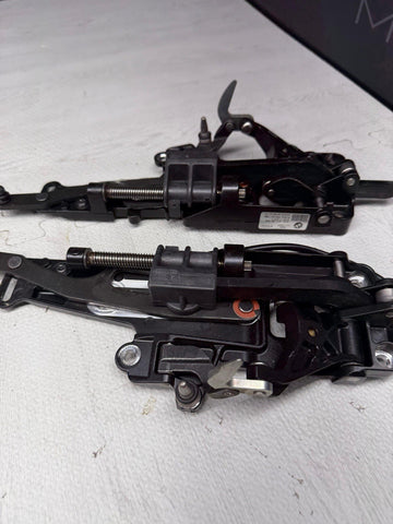 BMW E64 650 650CI M6 OEM CONVERTIBLE SET TOP MOTOR MOTORS LATCH LATCHES FRONT