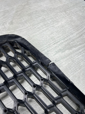 15-20 BMW F80 F82 F83 M3 M4 Front Bumper Right Passenger Grille Insert Trim OEM