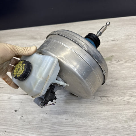 2017-2018 PORSCHE MACAN 95B 2.0L POWER BRAKE BOOSTER MASTER CYLINDER 95B612103D