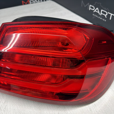 2015 - 2017 BMW F82 F83 M4 REAR RIGHT PASSENGER OUTER TAIL LIGHT OEM 7296100
