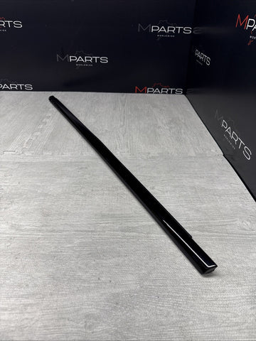 WINDOW BAY TRIM FRONT DOOR RIGHT SIDE SHAFT COVER OEM BMW G82 M4 7482750