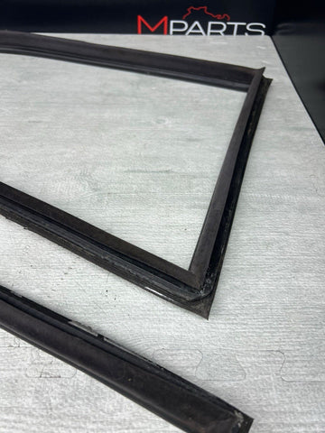 01-06 BMW E46 M3 Rear Quarterpanel Quarter Panel Window Seals Black 51368252621