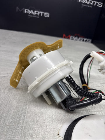 BMW F10 M5 M6 F12 F13 S63 Engine Fuel PUMP OEM 16117845656