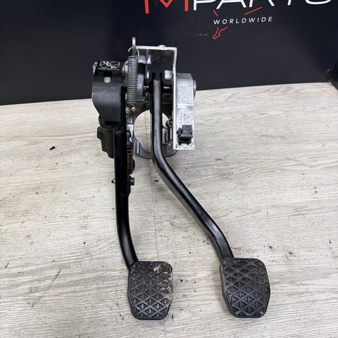 08-13 BMW E90 E92 E93 M3 Manual Transmission Brake Clutch Pedal Assembly UCP