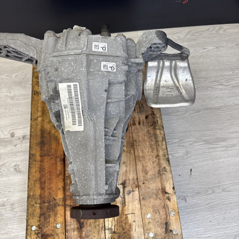 PORSCHE MACAN 16-18 REAR AXLE 2.0L DIFFERENTIAL 95B525015K OEM 30k + CLOCKSPRING