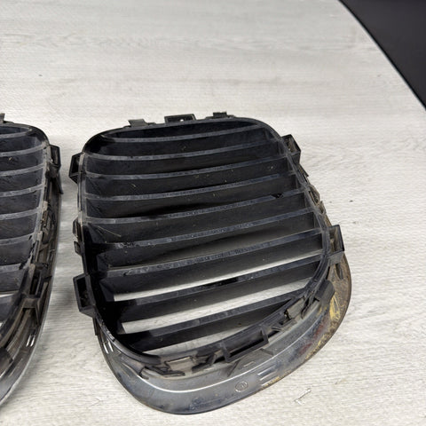 BMW Z3M Front Bumper Kidney Grille Pair OEM