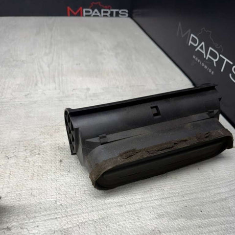 1996–2002 BMW Z3 Roadster/Coupe Centre Dash Air-Vent Duct OEM 8397713.9