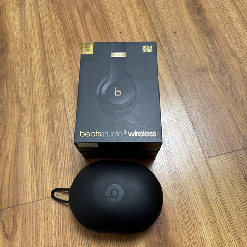 Beats Studio3 Over-Ear Headphones - Shadow Gray *Peeling*