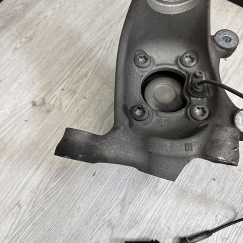 15-20 OEM BMW F80 F82 F83 M3 M4 Front Right Hub Spindle Knuckle Wheel Bearing