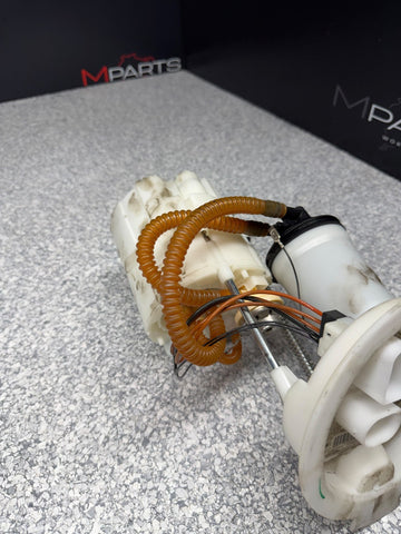 15-20 BMW F80 F82 F83 M3 M4 S55 Fuel Pump Sending Unit 32k miles OEM 2284693