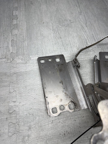 08–13 BMW M3 E90 E92 E93 Front Fender Wing Bracket Set L+R OEM 8042081 8042082