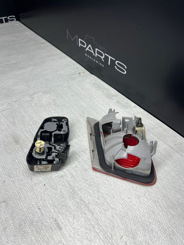 03-06 BMW E46 325 330 M3 Right Passenger Trunk Mounted Inner Tail light 6920706