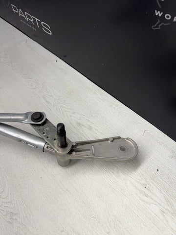 21-26 BMW G80 G82 G83 M3 M4 OEM WINDSHIELD WIPER MOTOR ASSEMBLY