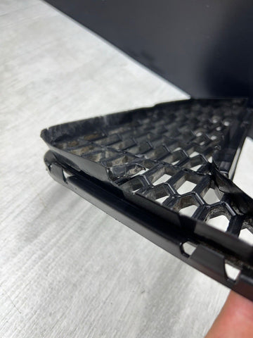 15-20 BMW F80 F82 F83 M3 M4 Front Bumper Right Passenger Grille Insert Trim OEM