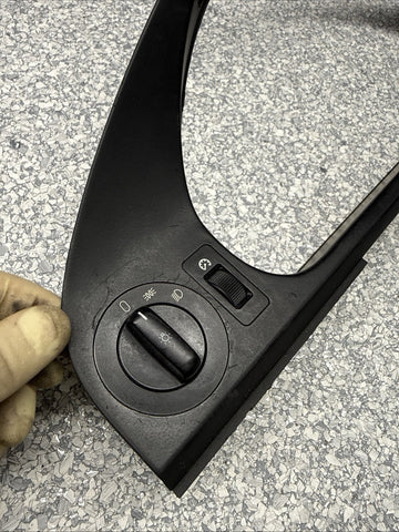 OEM 2001 BMW E39 530i M5 INSTRUMENT CLUSTER SURROUND TRIM 8186936