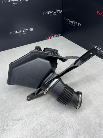 18-23 BMW F90 F91 F92 F93 M5 M8 LEFT AIR FILTER HOUSING INTAKE ASSEMBLY OEM