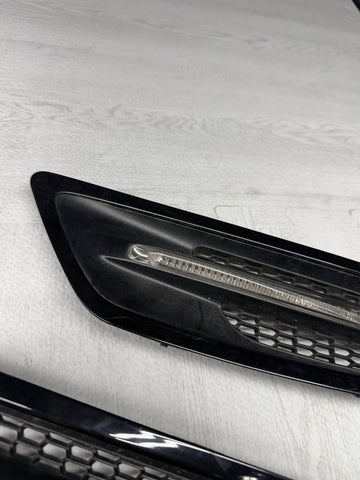 2013-2016 BMW F10 M5 SEDAN FRONT FENDER GRILLES GRILLS TURN SIGNAL LIGHTS BLACK