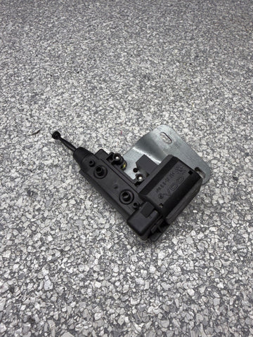 01-06 BMW E46 M3 Coupe Rear Left Driver Side Drive Vent Window Motor OEM 8238743