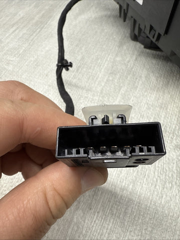 19-20 Bmw G05 G06 X5 X6 X7 Center Thermo Electric Cooled Cup Holder 51166827173