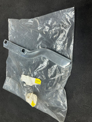 2009-2015 BMW 740I Right Engine OIL Cooler Brace / Bracket 7583119 NEW