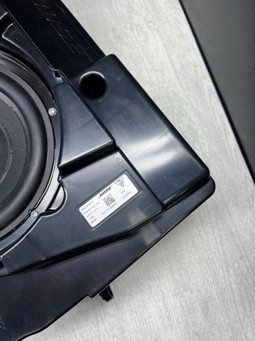 PORSCHE MACAN - BOSE Subwoofer Sub Woofer Bass Speaker 95B035481B