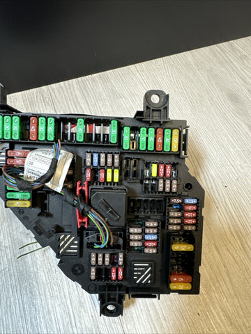 11-16 BMW F06 F10 F12 F13 M5 M6 REAR TRUNK POWER DISTRIBUTION FUSE BOX CONTROL