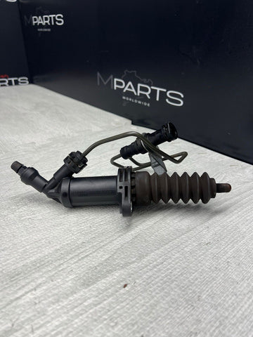 2008-2013 BMW E90 E91 E92 E93 M3 328i 335i SLAVE CLUTCH CYLINDER 6785964