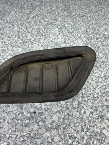 2008-2013 BMW M3 E92 E93 Right Hood Scoop Seal OEM 8041988