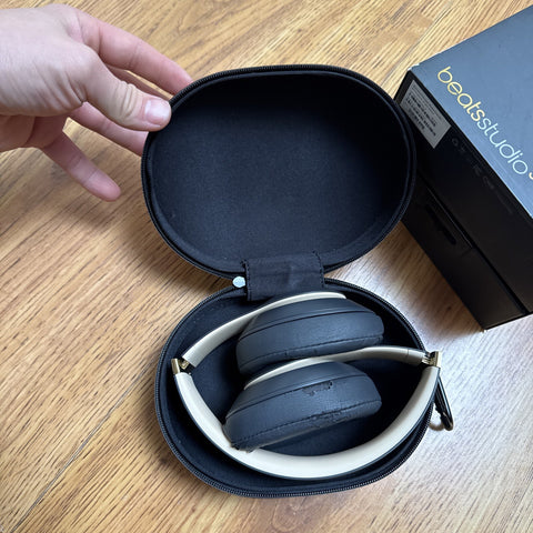 Beats Studio3 Over-Ear Headphones - Shadow Gray *Peeling*