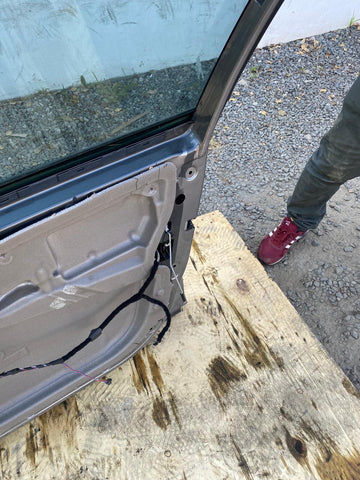 (PICKUP ONLY) 06-10 BMW E60 M5 Sedan Front Right Door Original Silver Grey Gray