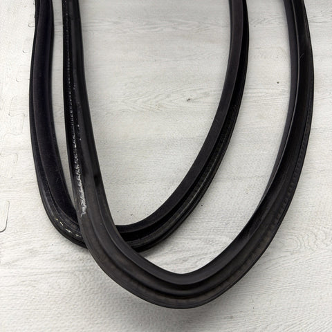 01-06 BMW E46 M3 Rear Vent Quarter Glass Window Seal Gasket Weatherstrip Set OEM