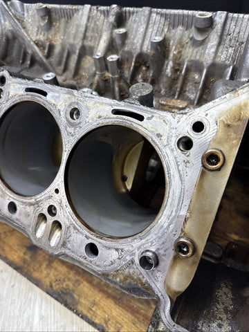 08-13 OEM BMW E90 E92 E93 M3 S65 Engine Motor Cylinder Block Bare *Scoring